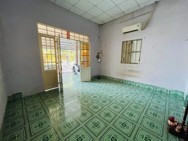 Bán Nhà riêng 185.5m2 có sẵn 185.5 m2 thổ cư giá 1.15 tỷ tại Đường Lê Văn Khuyên Phường 5 Thành phố Tân An Long An