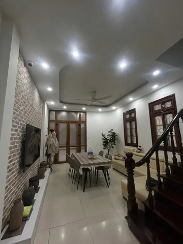 Nhà lô góc, ngõ ô tô Nguyễn Khang, Cầu Giấy 52M x 4 tầng giá 20 triệu