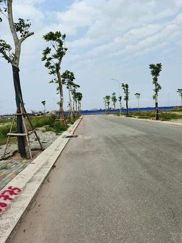 5KM99.4 🚨 **LÔ TÁI ĐỊNH CƯ 2 MẶT TIỀN TRONG VINHOMES DƯƠNG KINH** 🚨