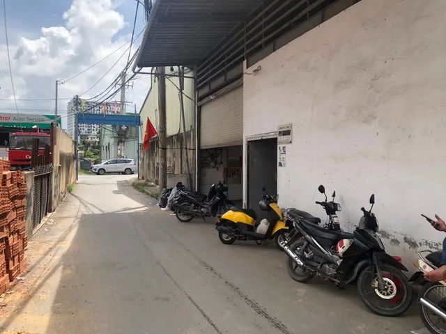 Nhà Kho - Xưởng: Cho thuê nhà xưởng sử dụng 500m2 , ngã tư Ga, giáp Gò Vấp
