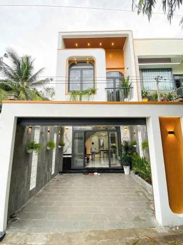 NHÀ HAI LẦU HIỆN ĐẠI VỪA HOÀN THIỆN CHỈ 550TR NHẬN NHÀ