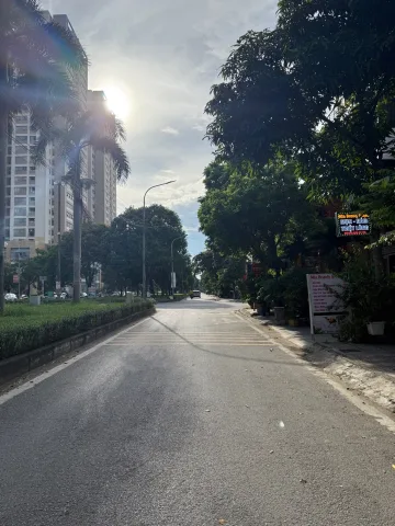 Bán Nhà 5 TẦNG THANG MÁY MẶT ĐƯỜNG ĐÔI 30m , TÂN TÂY ĐÔ , SÁT QL32 dt 95m2 MT5m