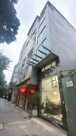 Bán nhà 8 tầng, địa chỉ 16 ngõ 42 Vũ Ngọc Phan, phường Láng, Hà Nội