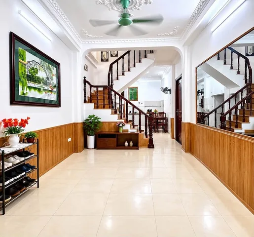 Bán nhà dân xây đẹp Cầu Giấy, 44m, 4 tầng, ngõ rộng, 4PN đẹp, sổ đỏ, khung cột chắc chắn, 11,9 tỷ