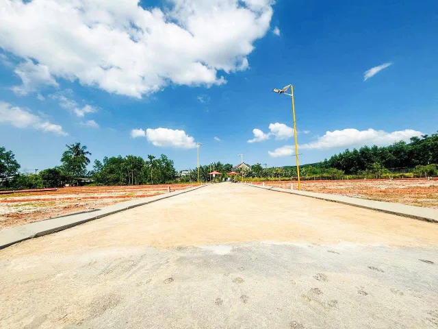 Bán Đất 140m2 có sẵn 140 m2 thổ cư giá 1.05 tỷ tại Đường DH8 Xã Hòa Khương Huyện Hòa Vang Đà Nẵng