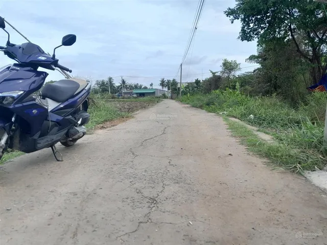Nền đất thổ 152m2 (6,2m x 24,5m) đường 3,2m sát đt873b tại tân trung, gò công, tiền giang 600tr bớt
