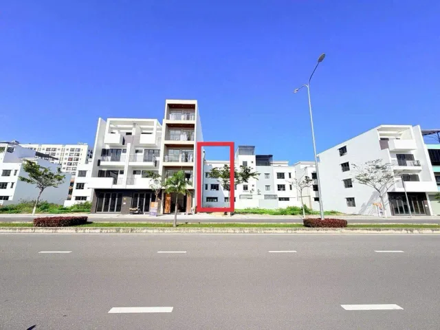 Bán Đất 100m2 có sẵn 100 m2 thổ cư giá 8.8 tỷ tại Đường A1 Phường Phước Long Thành phố Nha Trang Khánh Hòa