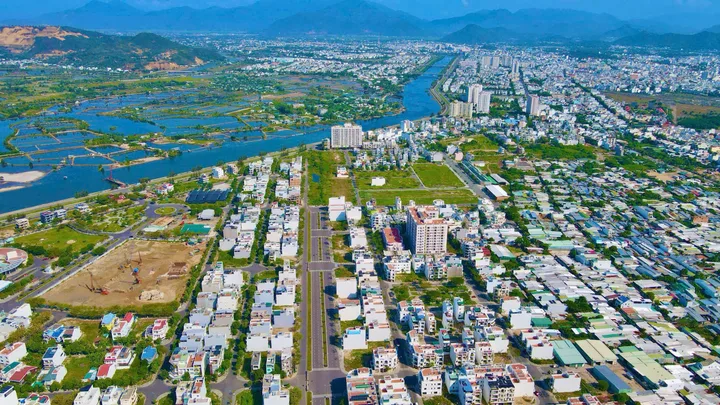 Bán Đất 100m2 có sẵn 100 m2 thổ cư giá 8.8 tỷ tại Đường A1 Phường Phước Long Thành phố Nha Trang Khánh Hòa