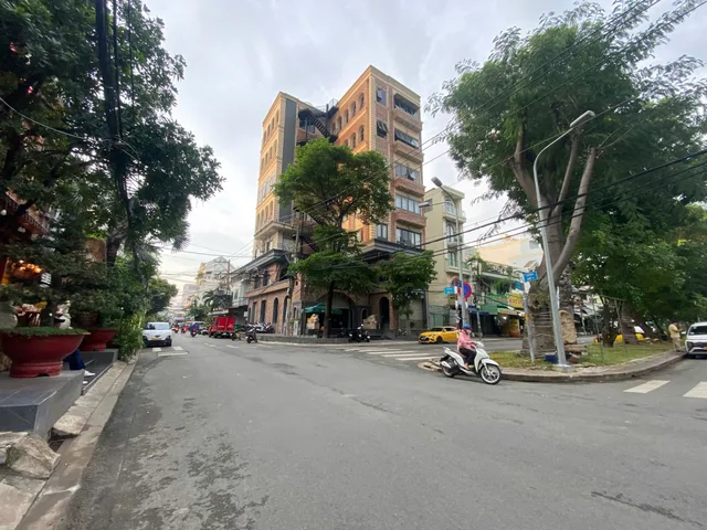 Bán Tòa nhà - Building 241m2 có sẵn 241 m2 thổ cư giá 80 tỷ tại Đường Số 7 Phường Tân Kiểng Quận 7 TP. Hồ Chí Minh