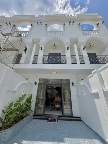 🏡 CHỈ TỪ 899 TRIỆU TRẢ TRƯỚC – NHÀ MẶT TIỀN VIEW KÊNH 19/5 🏡