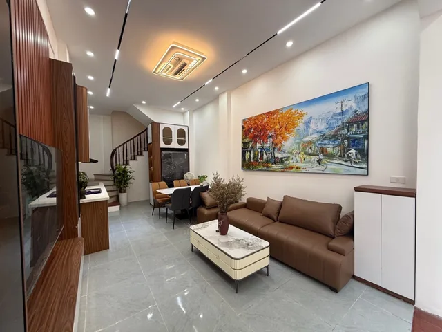 BÁN NHÀ PHỐ HOÀNG MAI - VÀI BƯỚC RA PHỐ.

Trung Tâm Quận Hoàng Mai.



Thông Số Đẹp: 36M x 5 Tầng x Mặt Tiền 3,7M.



Ô Tô Đỗ Ngay Cổng, Vài Bước Chân Ra Phố.



Chủ Thiện Chí Lắp Đặt Đầy Đủ Nội Thất.
