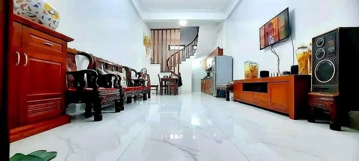 Bán Nhà riêng 59.5m2 Hoàng Đạo Thành dân xây khu vực ngõ rộng thoáng không quy hoạch sổ sẵn sàng giao dịch