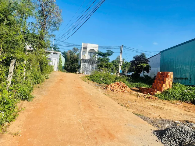 Bán Đất 100m2 có sẵn 100 m2 thổ cư giá 1.88 tỷ tại Xã Cư ÊBur Thành phố Buôn Ma Thuột Đắk Lắk