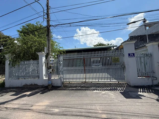 Lô Biệt Thự Đặng Văn Ngữ, nhánh Điện Biên Phủ, phường Long Toàn, TP Bà Rịa
Diện tích: 11x28,5=329m2 nở hậu 12m, có 80m2 thổ cư