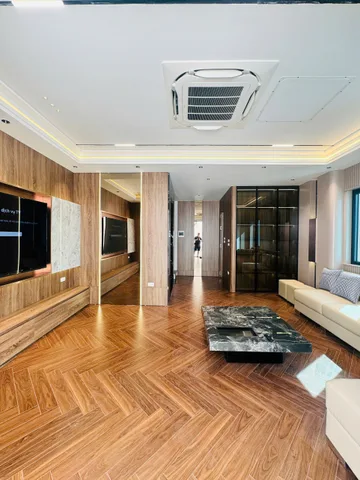 Bán Chỉ nhỉnh 15 Tỷ Có Ngay Nhà 6 Tầng Sài Đồng - Điều Đặc Biệt Khiến Khách Xem Đều Muốn Chốt!
