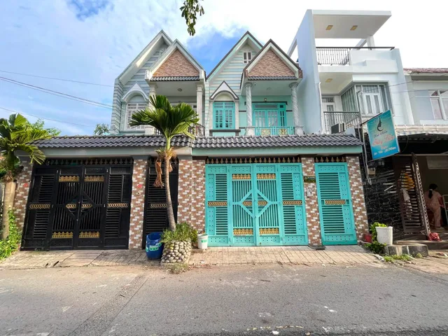 Bán đất tặng nhà, đường 10m, 8mx18, chỉ 5,49 tỷ ngay Phan Văn Hớn