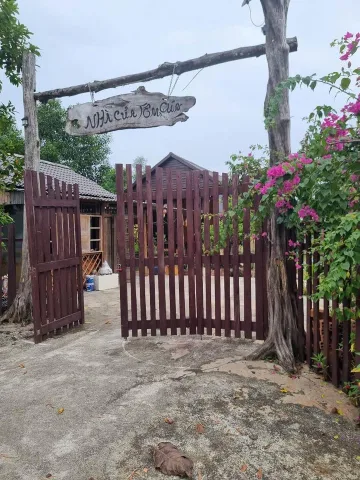 Chủ cần bán vườn bưởi 1546m2 thổ cư 100m2, ngon ngọt trĩu quả. 880tr