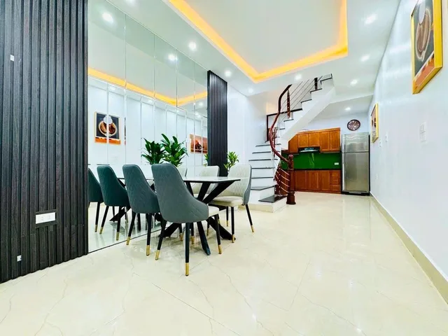 Bán Nhà riêng 30m2 có sẵn 30 m2 thổ cư giá 6.8 tỷ tại Đường 
Khương Trung Phường Phương Liên Quận Đống Đa Hà Nội
Lh:0377224604