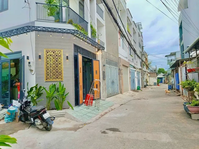 Bán Nhà riêng 55m2 có sẵn 55 m2 thổ cư giá 5.95 tỷ tại đường Tỉnh lộ 43 Phường Linh Chiểu Quận Thủ Đức TP. Hồ Chí Minh