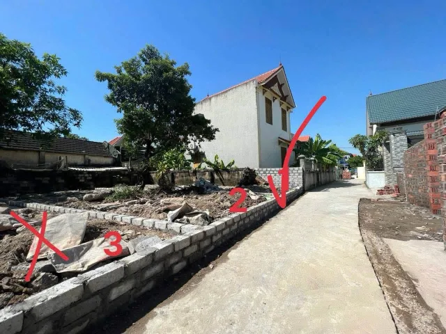 Bán Đất 60m2 tại Hợp Thành giá 700, ngõ thông ô tô 7 chỗ đỗ cửa.l/h;076.231.9990 e Thúy