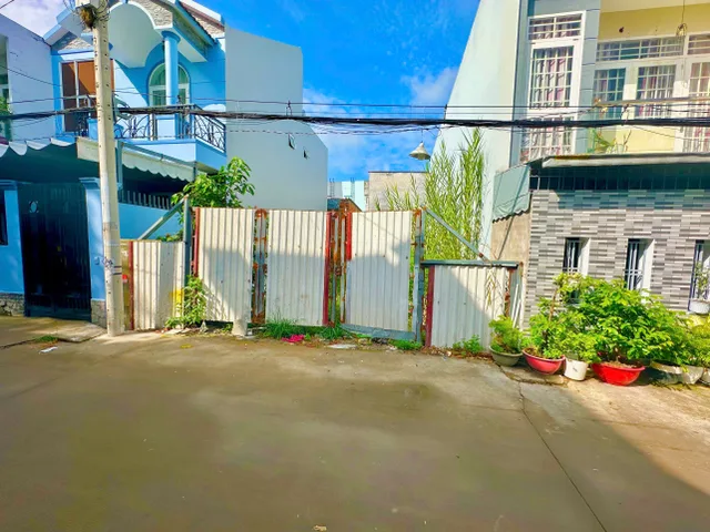 Bán Đất ĐƯỜNG LÊ VĂN LƯƠNG - DT 95.3 m2 thổ cư - giá 4.9 tỷ