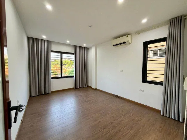 🇻🇳Cầu Giấy- Kinh doanh- Ở - 55m2- Mặt tiền 9m- ô tô đỗ cửa.