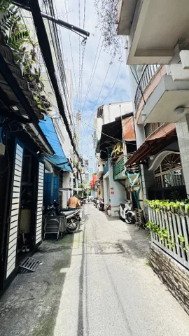 BÁN NHÀ 2 TẦNG HẺM 128 ĐOÀN VĂN BƠ QUẬN 4
NHÀ CŨ TIỆN XÂY MỚI