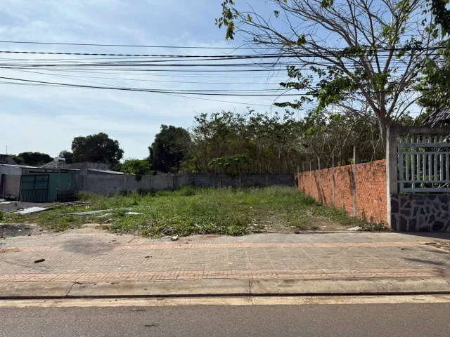 Bán đất mặt tiền Lê Duẩn gần chợ Đất Đỏ, 133m2 gần như thổ cư toàn bộ giá 2.250 tỷ