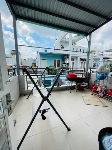 + Vị trí đẹp, cách mặt tiền vài bước chân, ngay Aeon, gần Metro số 2, tiện ích xung quanh không thiếu gì.