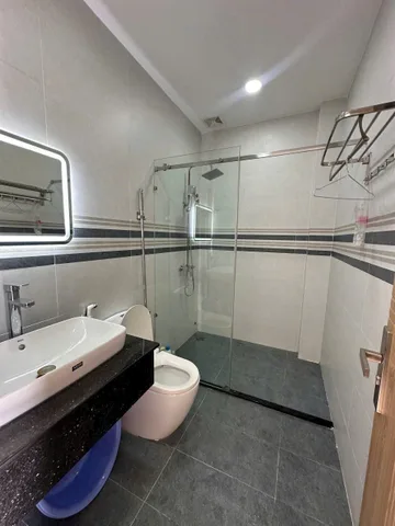 Bán nhà hẻm đường số 3, Bình Hưng Hòa dt 51m2 , 2 lầu  3pn, 3wc, sân thượng tặng full nội thất giá 6,9 tỷ