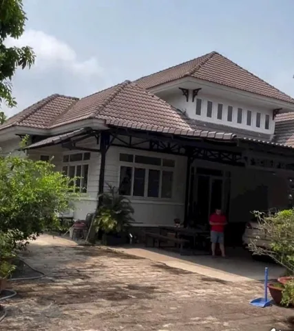 Bán biệt thự sân vườn nghỉ dưỡng xã Tân Thông Hội tdt 2000m2 ( 300m2 thổ) 3pn, 2wc giá 16 tỷ