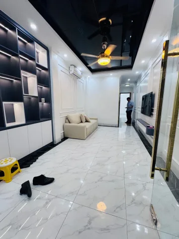 Bán nhà Bùi Xương Trạch, Thanh Xuân – Giá 12.6 tỷ – DT 42m² x 5 tầng – Thang máy, Ô tô sát nhà, Ngõ thông