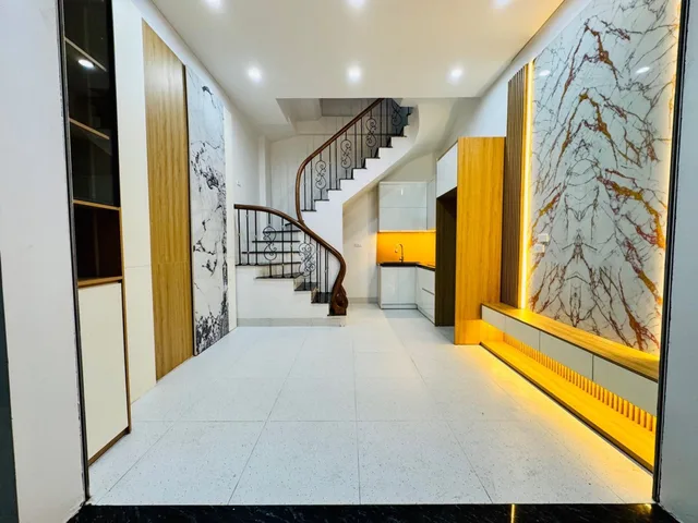 ✅ Nhình 5 Tỷ, Nhà Đẹp Ở Luôn, Phố Ẩm Thực Nguyễn Văn Tuyết, Gần Phố, 4 Tầng, QH Ổn Định