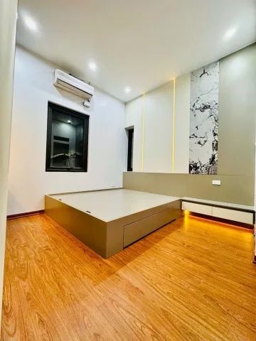 ✅ Nhình 5 Tỷ, Nhà Đẹp Ở Luôn, Phố Ẩm Thực Nguyễn Văn Tuyết, Gần Phố, 4 Tầng, QH Ổn Định