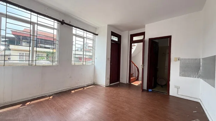🔥 Bán Nhà Đống Đa, Gần Hồ Văn Chương, 4 Tầng 1 Tum, Sổ Đỏ Riêng, Giá Chỉ 3.5 Tỷ