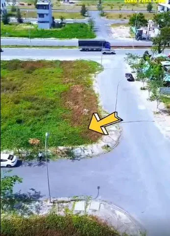 Cho thuê đất trống Lô Góc 2MT khu FPT - Ngũ Hành Sơn - Đà Nẵng
-Vị trí : Block B2.106 lô 19,20 sát đường lớn Nam Kì Khởi Nghĩa