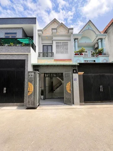 Bán nhà sổ riêng 61m gần ngã 3 ông xã đường 6m giá 3tỷ980tr
