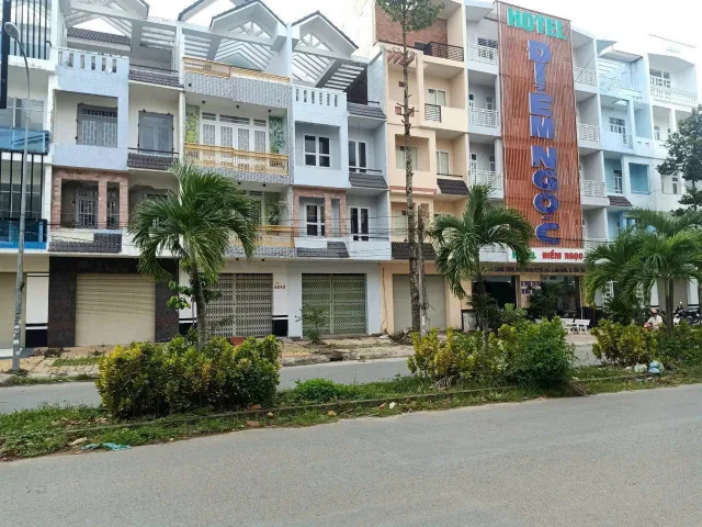 Bán 2 căn nhà thô hoàn thiện mặt ngoài 1 trệt 3 lầu, - Đường A2 ( Bùi Quang Trinh) Trục chính khu Phú An
