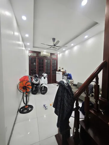 Cho thuê Nhà Nguyễn Đức Cảnh, Hoàng Mai ,45m*4 tầng (4 ngủ) FULL ĐỒ giá 15 triệu