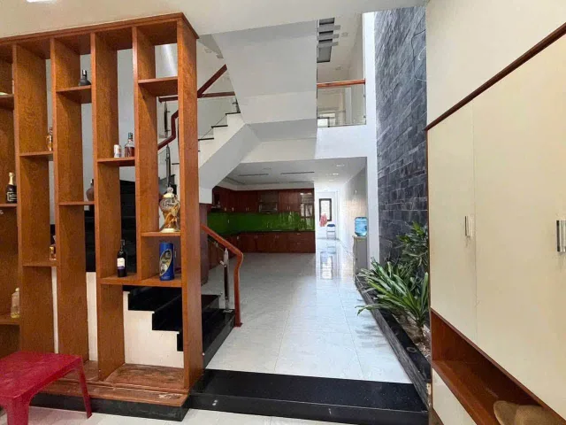 Bán Nhà Đường Hoàng Thế Thiện - Ngay Cầu Hoà Xuân, sau lưng Nguyễn Phước Lan - Nhỉnh 8 tỷ