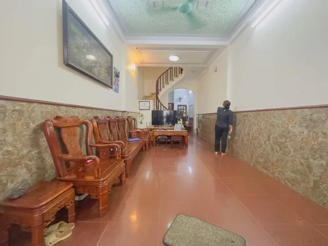 Bán nhà 63.5m Linh Đàm nhà dân xây ở luôn chắc chắn hàng xóm thân thiện. Khu vực phát triển nhiều tiện ích sổ đỏ - Không quy hoạch