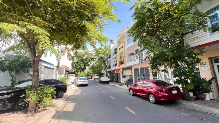 Nhà Đẹp Ngay Trong Khu Đô Thị Lớn Hà Quang 2 - Phường Phước Hải Thành phố Nha Trang Khánh Hòa