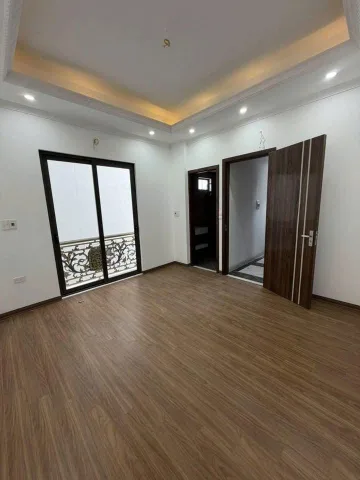 Cho thuê nhà ngõ 248 Văn Chương, Đống Đa 30m x 6T THANG MÁY, SÁT PHỐ giá 11 triệu