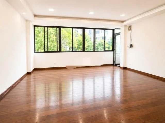 Cho thuê nhà mặt ngõ Trần Thái Tông, Cầu Giấy 40m x 3T Ô TÔ TRÁNH, KINH DOANH TỐT