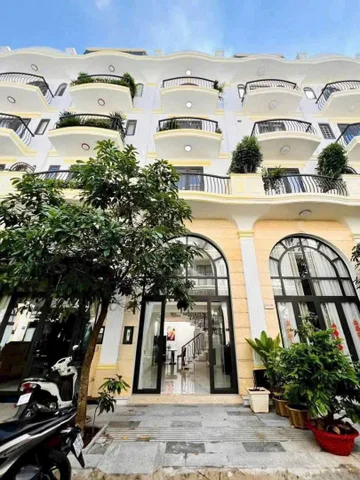 Bán Nhà Đẹp Ngã Tư Ga Trục Đường Lớn 12m Ô Tô Tránh Nhau Nhà 5 Tầng chỉ 6.89 tỷ