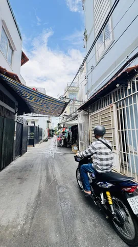 BÁN NHÀ HẺM 830 ĐOÀN VĂN BƠ 2 PHÒNG NGỦ QUẬN 4