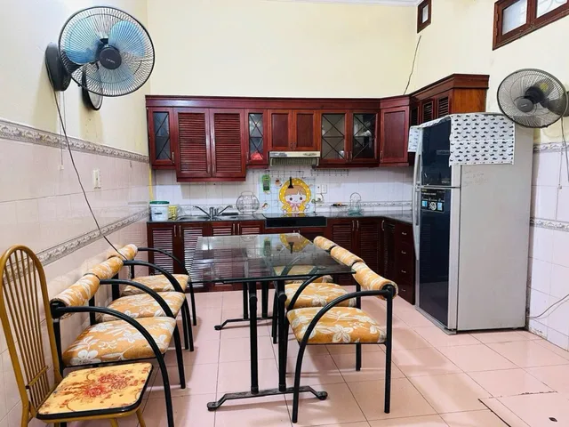 Bán nhà Bùi Xương Trạch, Thanh Xuân – Giá 11.4 tỷ – DT 50m² x 4 tầng – Ô tô đỗ cửa, Lô góc, Kinh doanh