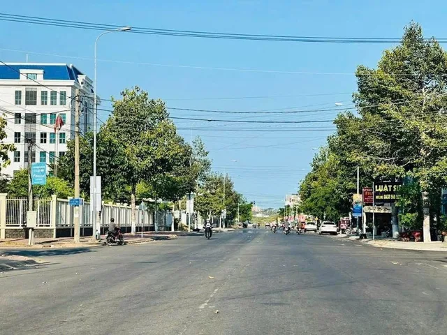 Bán Nhà riêng 100m2 thổ cư giá 6.8 tỷ tại mặt tiền Võ Văn Kiệt