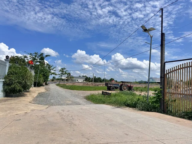 Bán Đất 500m2 có sẵn 500 m2 thổ cư giá 3.5 tỷ tại Xã Đức Hòa Thượng Huyện Đức Hòa Long An