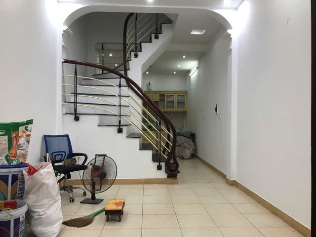 Cho thuê Nhà ngõ 678 Đê La Thành, Đống Đa 40m x 4T (4 ngủ) giá 14 triệu